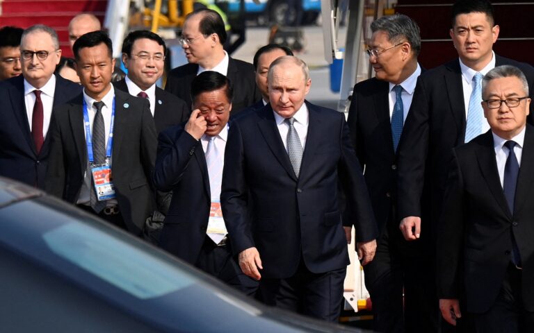 Αφιξη Πούτιν στο Πεκίνο – Τι συναντήσεις θα έχει εκεί