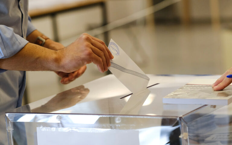 Ανοιξαν οι κάλπες των αυτοδιοικητικών εκλογών – Ολα όσα πρέπει να ξέρετε