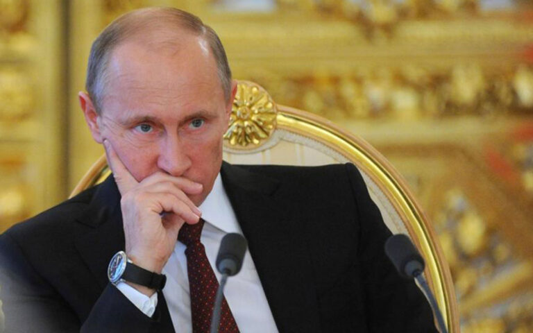 «Ο Πούτιν θέλει να παραμείνει στο Κρεμλίνο και μετά το 2024»