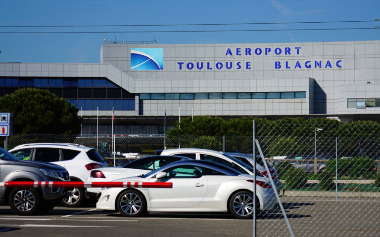 Εκκενώνονται έξι αεροδρόμια στη Γαλλία έπειτα από απειλές για βόμβα