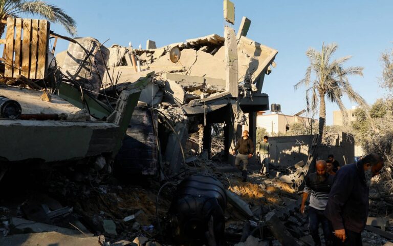 Γάζα: 26 νεκροί από ισραηλινό πλήγμα σε τρία κτίρια κατοικιών στη Χαν Γιουνίς