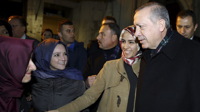 τουρκία-η-κόρη-του-ερντογάν-καλεί-σε-δι-562715332