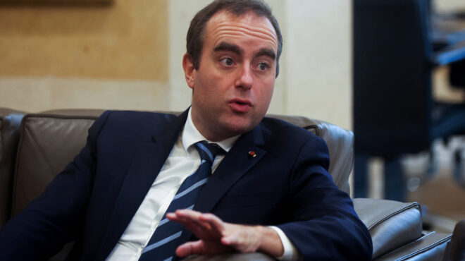 γάλλος-υπουργός-αμυνας-η-προστασία-τω-562725409