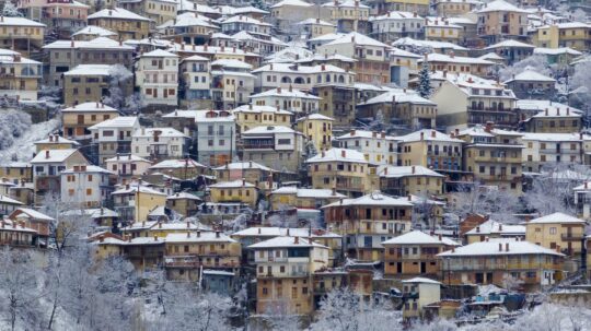 Το κρύο έφερε και κρατήσεις για τα Χριστούγεννα στους ορεινούς προορισμούς