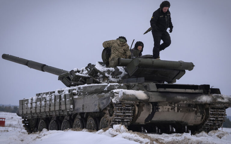 Πόλεμος στην Ουκρανία: Η βοήθεια προς το Κίεβο, πεδίο για εκβιασμούς