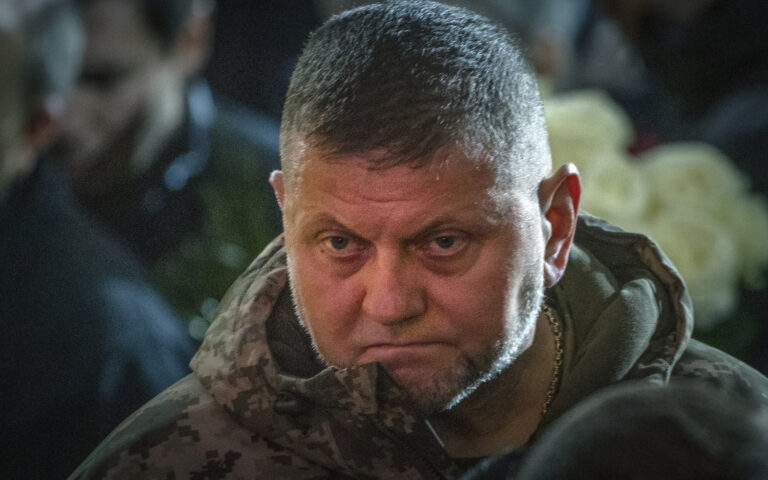Αλλαγές στην ηγεσία των ουκρανικών ενόπλων δυνάμεων; Ζελένσκι εναντίον Ζαλούζνι