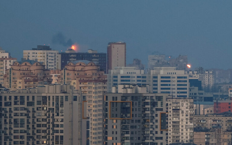 Νέες εκρήξεις στο Κίεβο – Τουλάχιστον δέκα τραυματίες