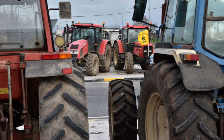 Αγρότες: «Γιατί αποχωρούμε από το μπλόκο του Πλατυκάμπου»