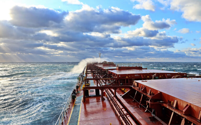 Ερυθρά Θάλασσα: Εφθασε στο Αντεν το ελληνόκτητο πλοίο που δέχθηκε επίθεση