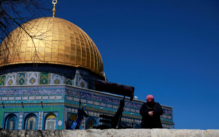 Χαμάς: Οι Παλαιστίνιοι να «συρρεύσουν» στο τέμενος Αλ-Ακσα