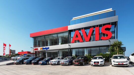 Avis: Αναμένει νέο ρεκόρ εσόδων με ώθηση από τον τουρισμό