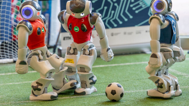 ρομπότ-έπαιξαν-ποδόσφαιρο-σε-έκθεση-563051452