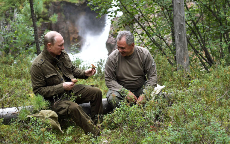 Ανακατεύει την τράπουλα στο Κρεμλίνο ο Πούτιν