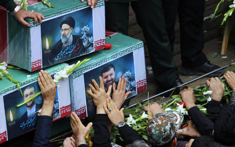 Ιράν: Συλλυπητήρια λεπτών ισορροπιών