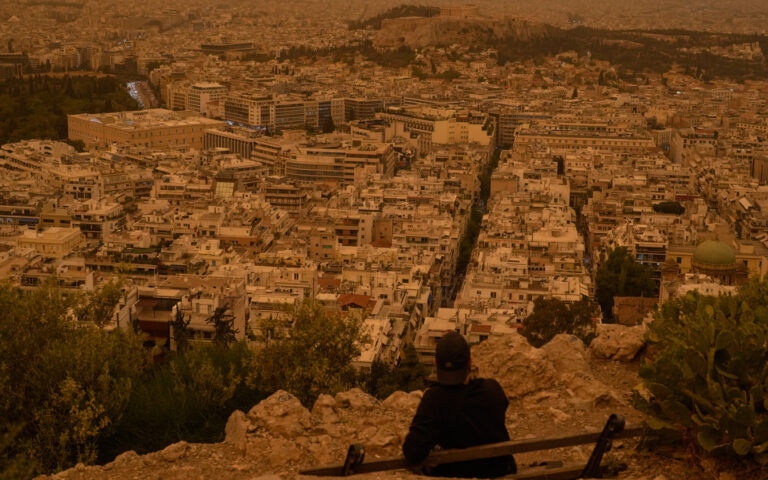 Τοξικό «κοκτέιλ» ρύπων και σκόνης πάνω από την Αθήνα