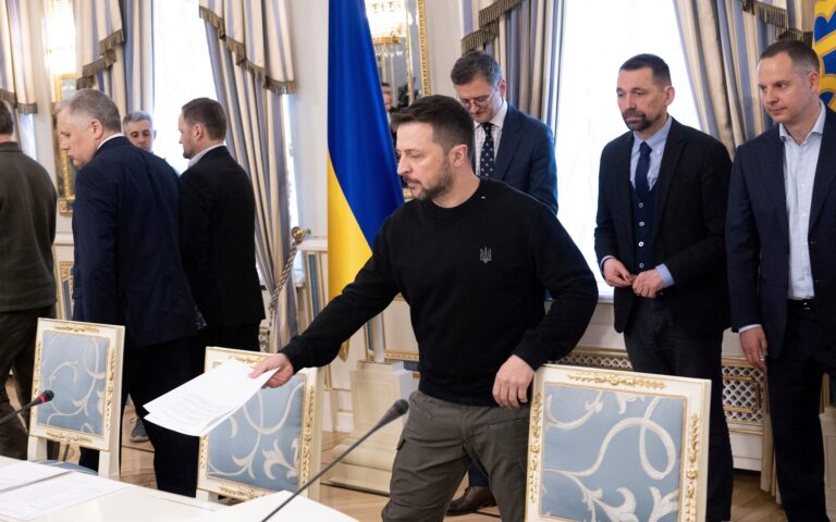Ουκρανία: Ο Ζελένσκι ακυρώνει επίσκεψη στην Ιβηρική λόγω της σοβαρότητας της κατάστασης στο Χάρκοβο