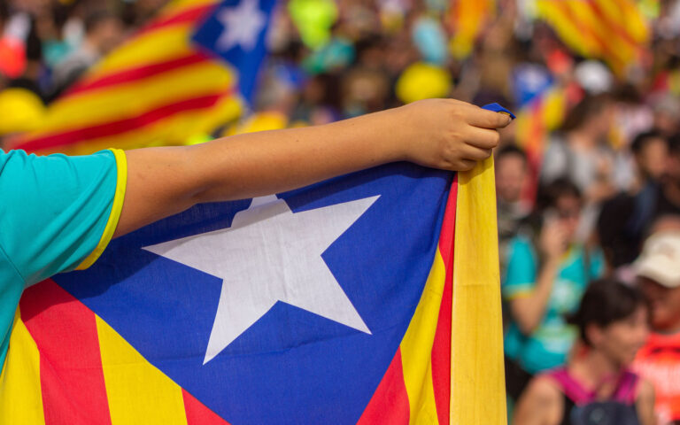 Ισπανία: Οι Σοσιαλιστές προηγούνται στις περιφερειακές εκλογές στην Καταλονία