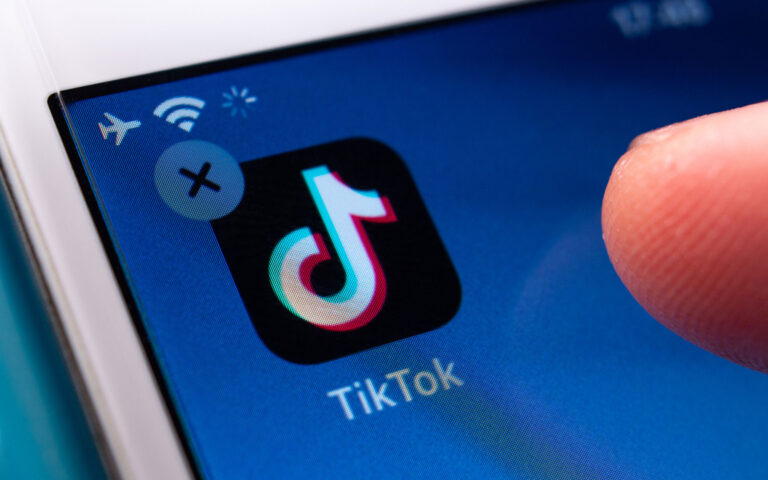 Αμερικανός μεγιστάνας θέλει να αγοράσει την εφαρμογή TikTok