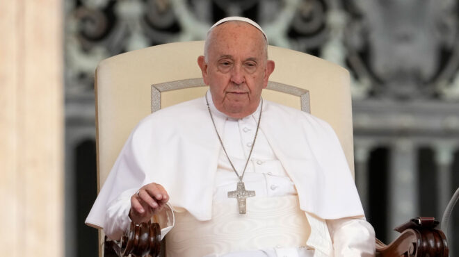 ο-πάπας-φραγκίσκος-ζητά-συγγνώμη-από-τ-563047345