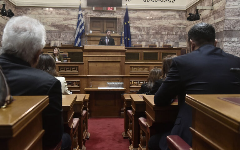 ΠΑΣΟΚ: Αμεσες κάλπες δρομολογεί ο Ανδρουλάκης