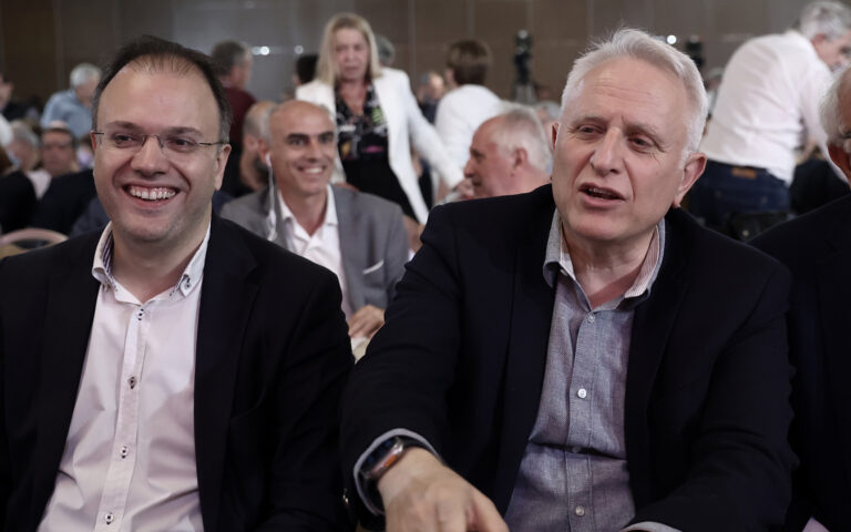 ΣΥΡΙΖΑ: Θεοχαρόπουλος και Ραγκούσης προτείνουν δημοψήφισμα για την «ανασύνθεση της Κεντροαριστεράς»