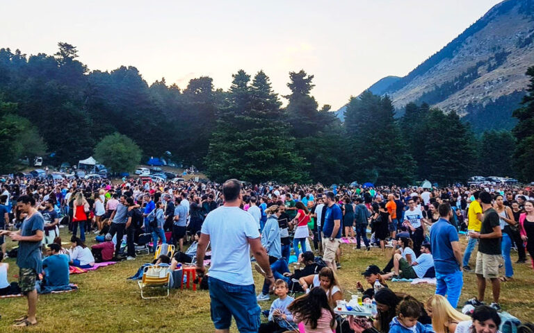 Φεστιβάλ παίρνουν τα βουνά – Συναυλίες στους «βράχους που κρυφακούν»