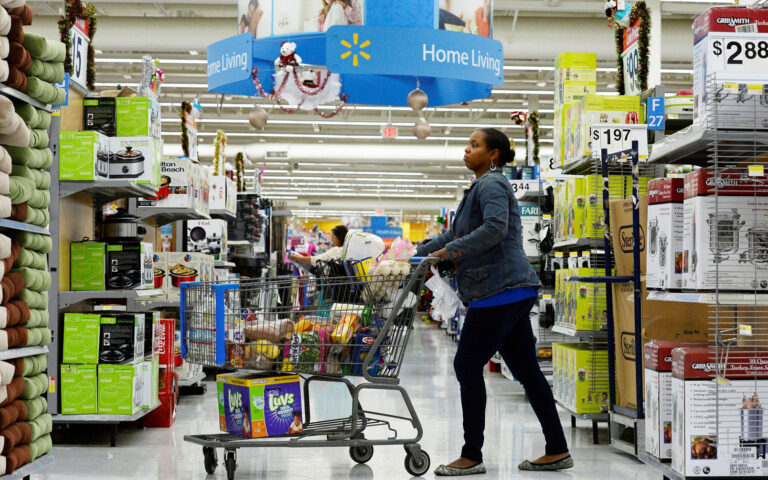 ΗΠΑ: Σε τροχιά μείωσης οι καταναλωτικές δαπάνες