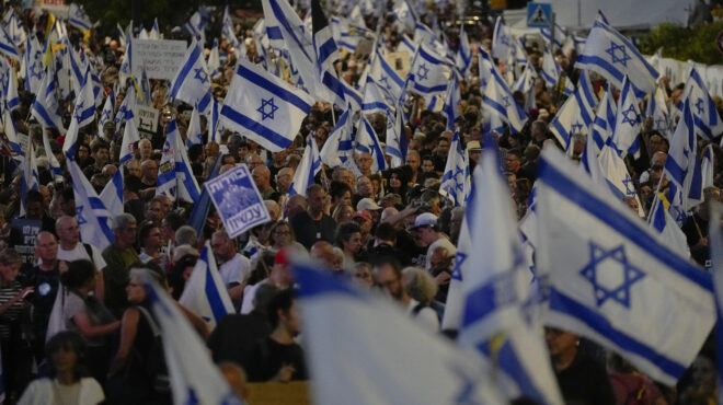 ισραήλ-χιλιάδες-διαδηλωτές-ζητούν-τη-563083657