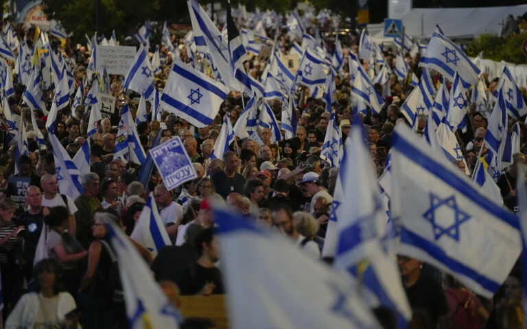 Ισραήλ: Χιλιάδες διαδηλωτές ζητούν την παραίτηση Νετανιάχου