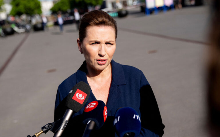 Δανία: Ελαφρύ αυχενικό διάστρεμμα υπέστη η πρωθυπουργός από την επίθεση εναντίον της