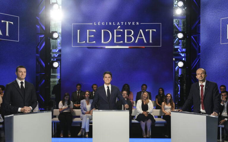 Γαλλία: Με αιχμή την οικονομία το πρώτο τηλεοπτικό ντιμπέιτ