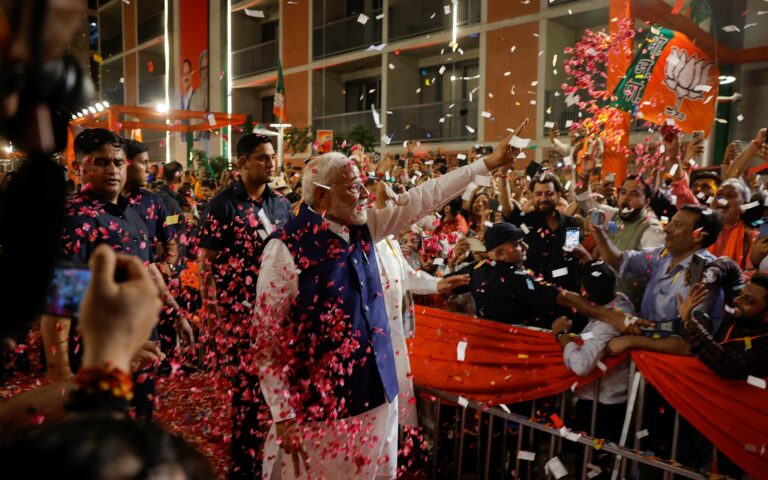 Εκλογές στην Ινδία: Ο Μόντι ανακηρύσσει τη νίκη του, παρότι χάνει την πλειοψηφία του στη Βουλή