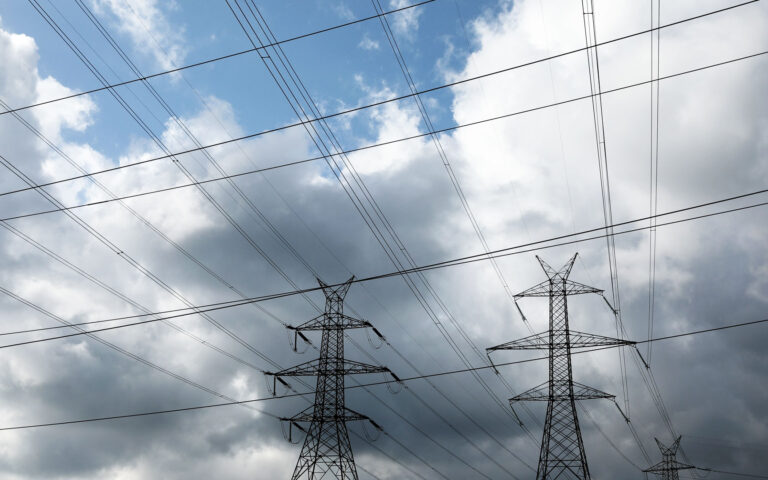 Ηλεκτρικό ρεύμα: Ακριβό το όλο το καλοκαίρι – Ερχονται νέες αυξήσεις