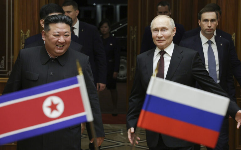 Βόρεια Κορέα: Ενθουσιασμός για τον Πούτιν