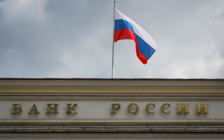Οι ΗΠΑ επεκτείνουν τις κυρώσεις κατά τραπεζών που συναλλάσσονται με τη Ρωσία