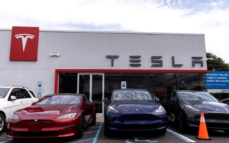Tesla: «Βουτιά» κερδοφορίας και μείωση πωλήσεων το β΄ τρίμηνο