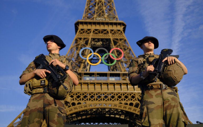 Ολυμπιακοί Αγώνες: «Αστακός» το Παρίσι – Στους δρόμους 75.000 αστυνομικοί και στρατιώτες