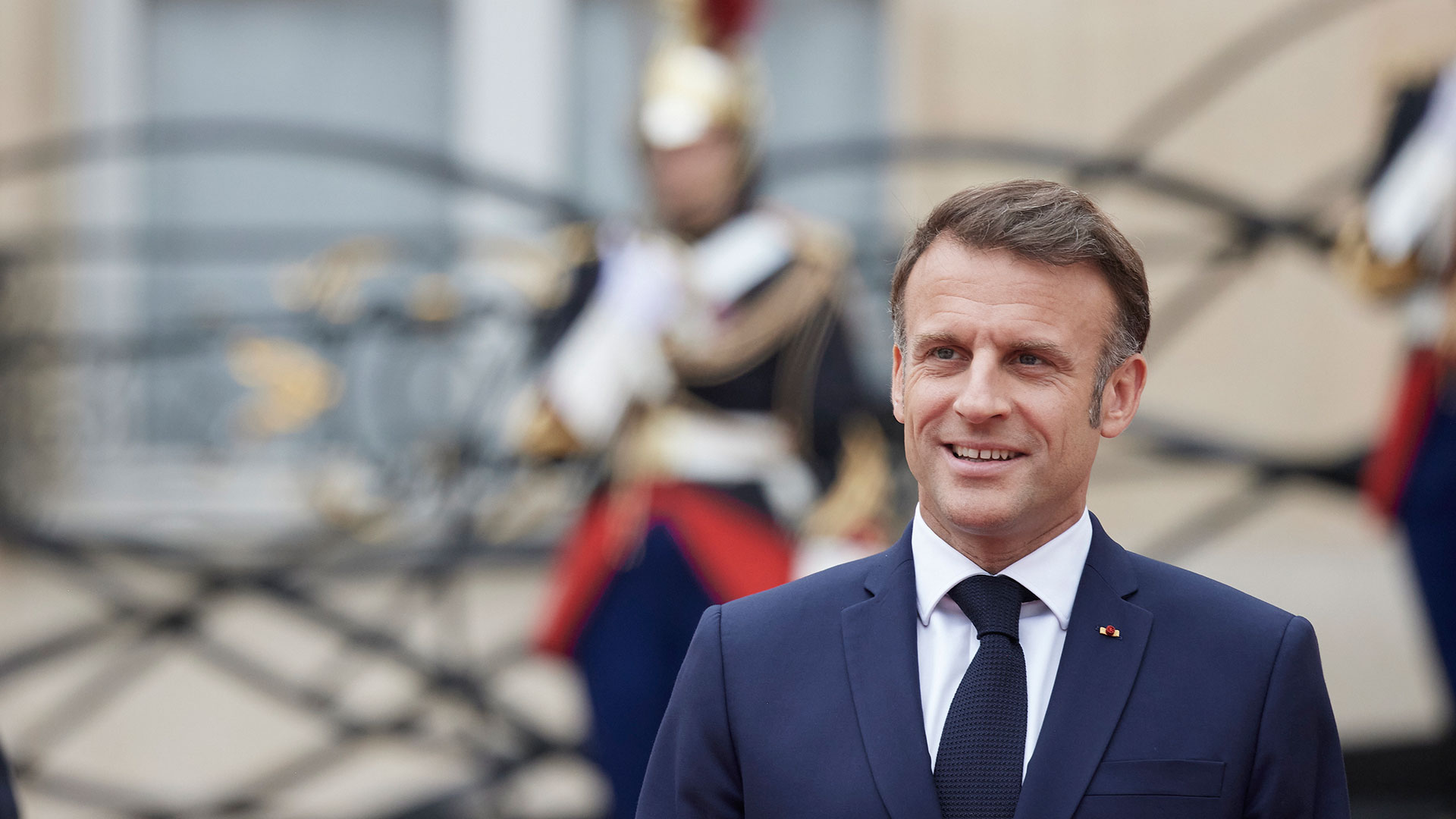 Γαλλία: Πολιτική ανάσα και ευκαιρία αναστοχασμού για τον Μακρόν