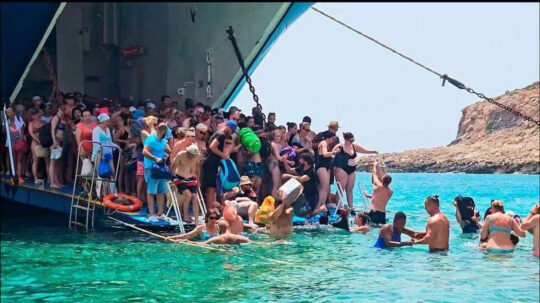 Κρήτη: Η περιπετειώδης απόβαση των τουριστών στον Μπάλο