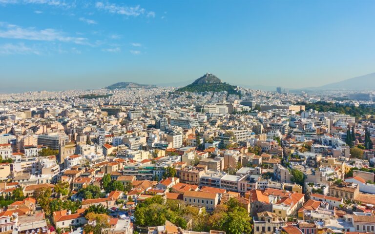 Περισσότερα Airbnb σε Αθήνα, Θεσσαλονίκη, μικρότερα έσοδα