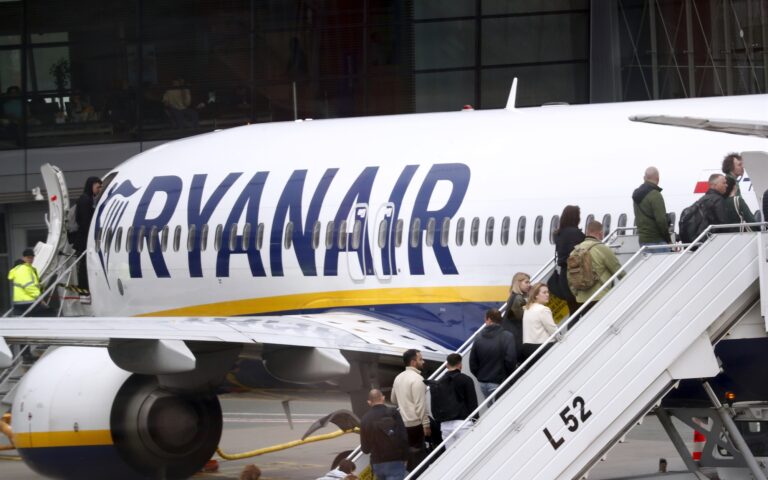 Μειώσεις στις τιμές εισιτηρίων το καλοκαίρι αναμένει η Ryanair