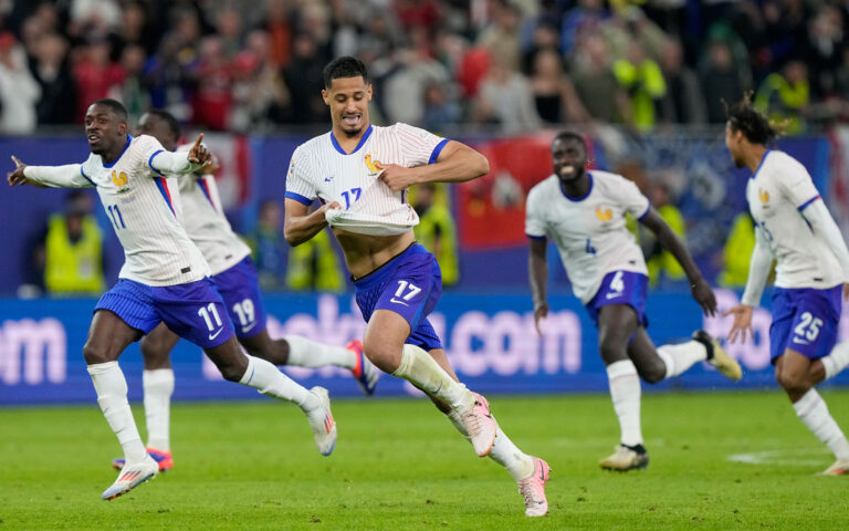 Οι Γάλλοι διεθνείς νίκησαν τη Λεπέν