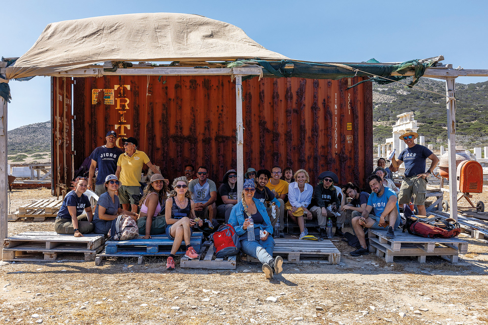 Αρχαιολόγος για μία μέρα σε ένα ακατοίκητο νησί του Αιγαίου-11