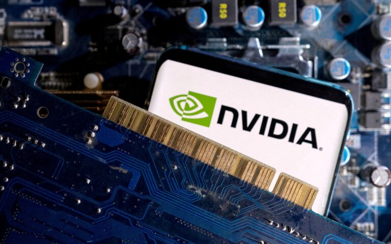 «Υπόγειο δίκτυο» προωθεί μικροτσίπ της Nvidia στην Κίνα