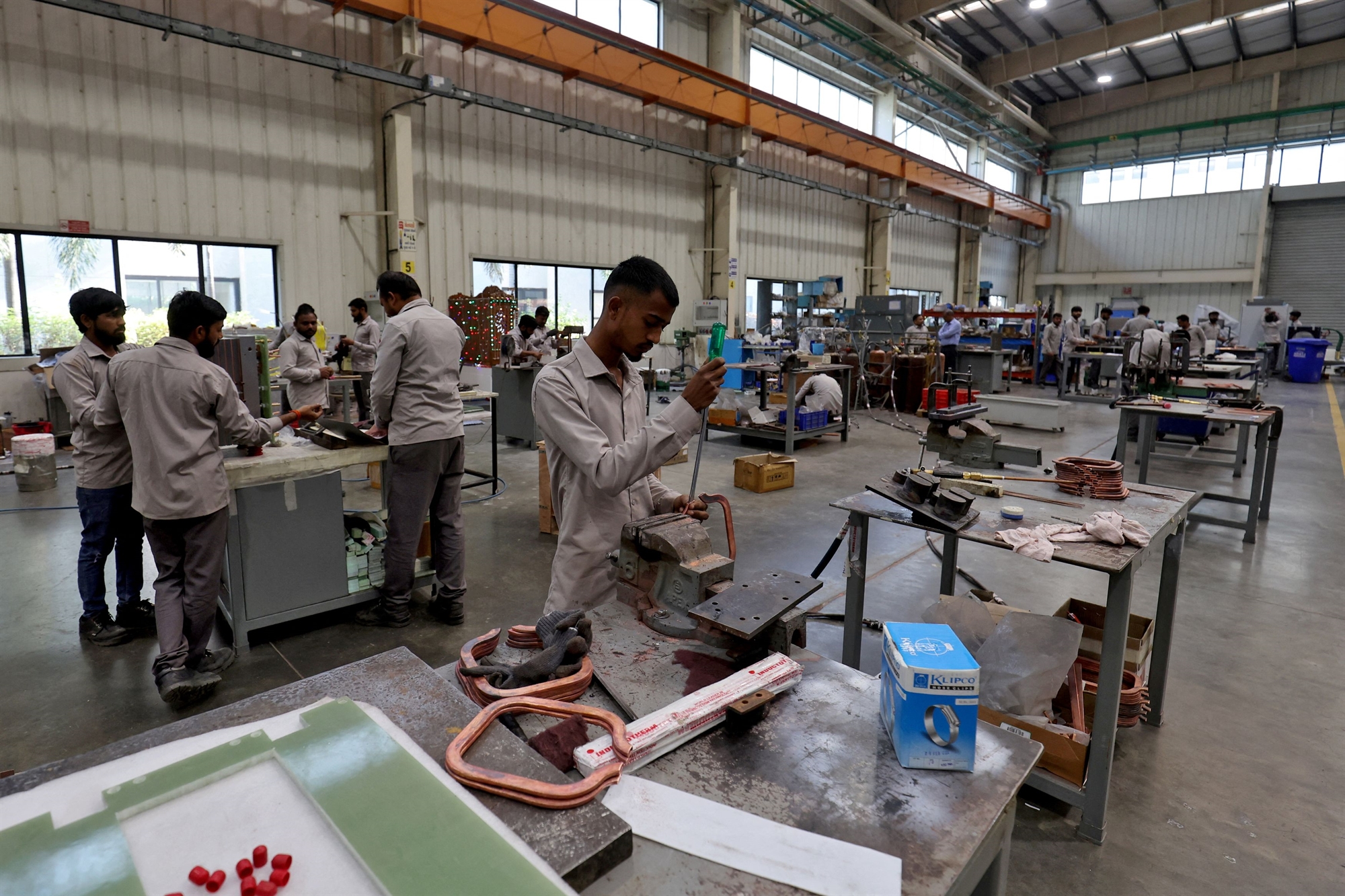 Η Ινδία διαθέτει 23,9 δισ. δολ. για τόνωση της απασχόλησης