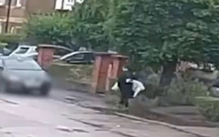 Βρετανία: Βίντεο με τον φερόμενο δράστη του τριπλού φονικού