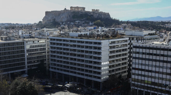 τι-αλλάζει-στη-φορολόγηση-των-ελευθέρ-563212078