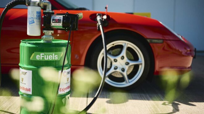 είναι-τα-e-fuels-το-μέλλον-της-αυτοκίνησης-563242405