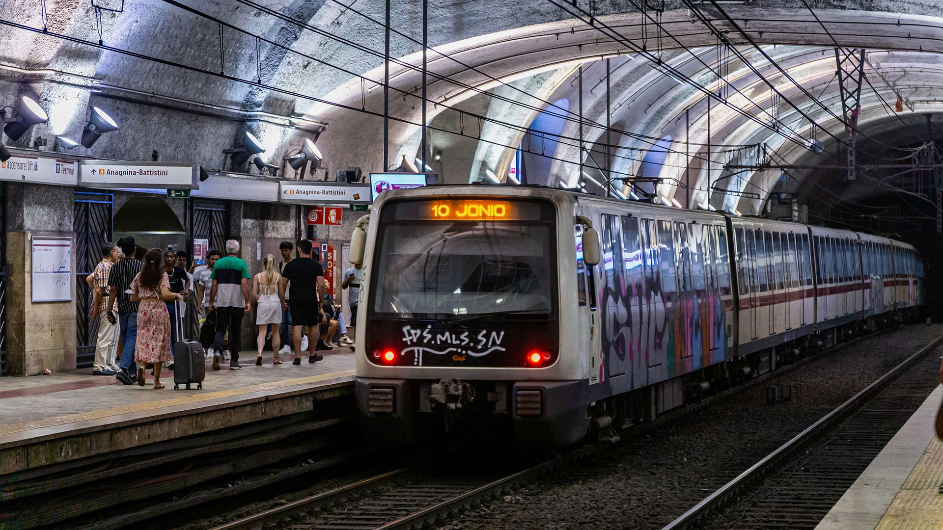 Ρώμη: Ακυρώσεις και καθυστερήσεις δρομολογίων λόγω βλάβης στον σιδηρόδρομο