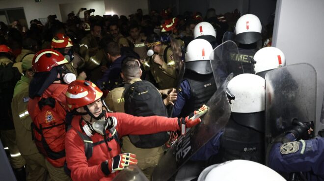 συγκέντρωση-το-πρωί-εποχικών-πυροσβε-563300566